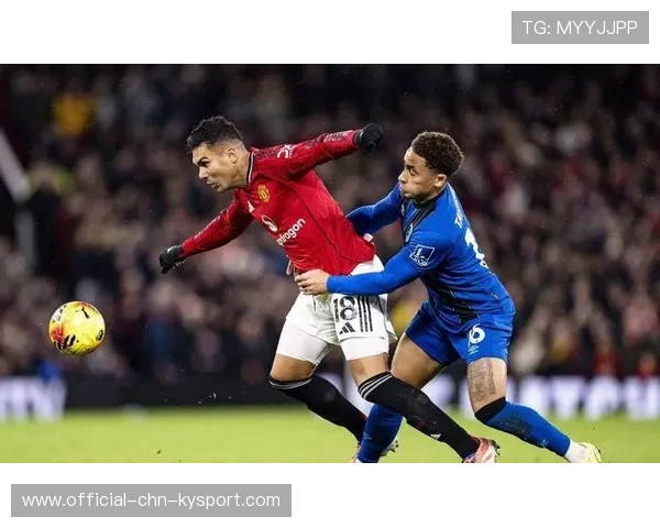 伯恩茅斯利用宽度展开进攻