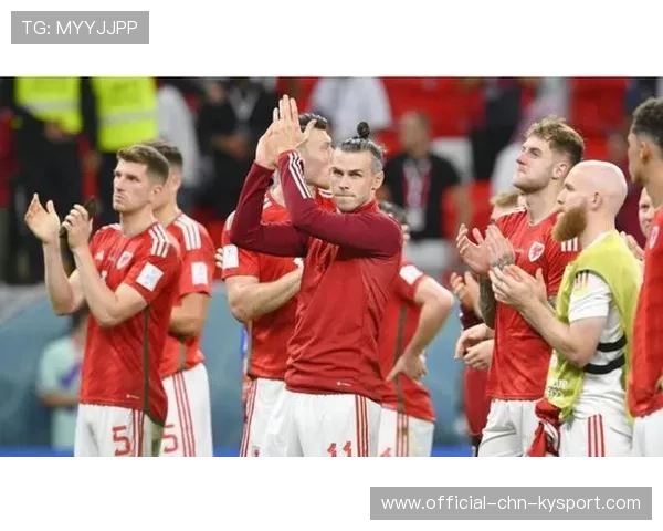 威尔逊顶袋精准进球引来掌声